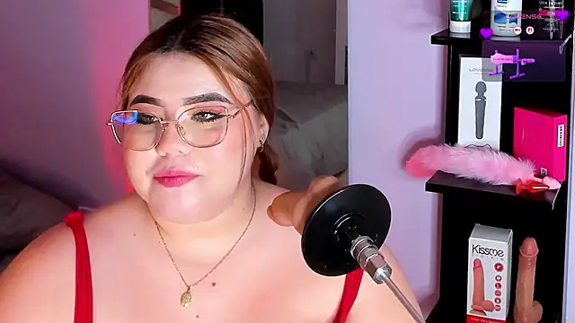 MadissonLee   online show from May 21, 2026, 10:17 pm
