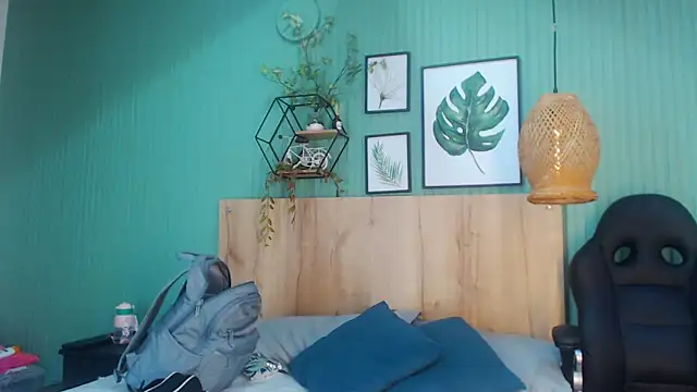 yessila parker online show from December 4, 2025, 4:48 pm