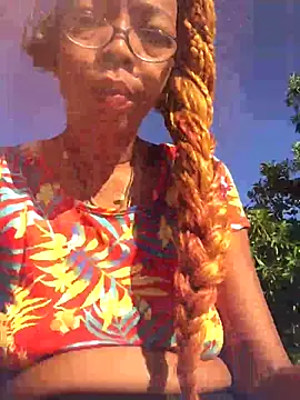 Ladyzee25 online show from October 16, 2025, 12:17 pm