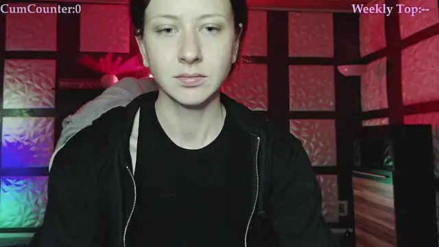 Snapshot of SweetSeraphine chatting on October 21, 2025, 5:19 am SweetSeraphine online show from October 21, 2025, 5:19 am