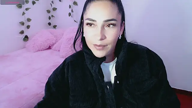 luna lgomez  online show from March 8, 2025, 2:08 pm