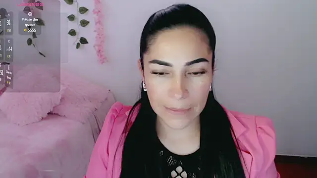 luna lgomez  online show from March 12, 2025, 11:09 am