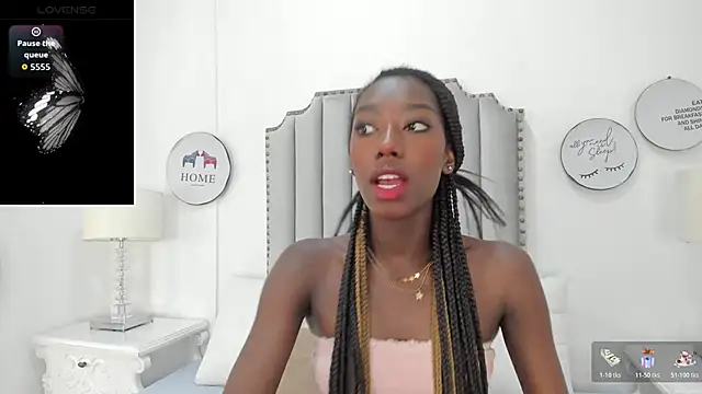 SamantaMarquez online show from November 27, 2025, 8:00 pm