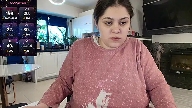 Snapshot of Layla- chatting on February 20, 2025, 11:31 am Layla- online show from February 20, 2025, 11:31 am