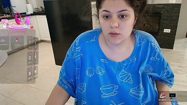 Layla- online show from February 19, 2026, 11:28 am