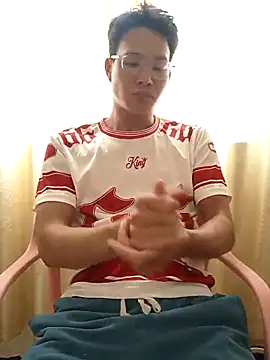 Snapshot of Dannyhobb chatting on March 14, 2025, 5:38 am Dannyhobb online show from March 14, 2025, 5:38 am