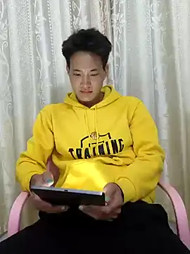 Snapshot of Dannyhobb chatting on March 19, 2025, 2:02 pm Dannyhobb online show from March 19, 2025, 2:02 pm