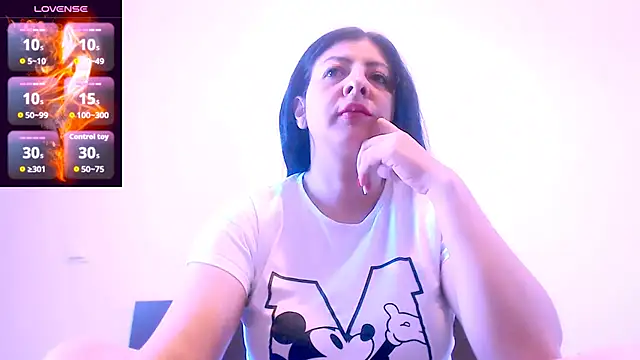 Snapshot of Alina_eve chatting on October 25, 2025, 7:49 am Alina eve online show from October 25, 2025, 7:49 am