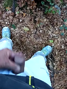 Snapshot of Mafiotul27 chatting on October 8, 2025, 2:04 pm Mafiotul27 online show from October 8, 2025, 2:04 pm