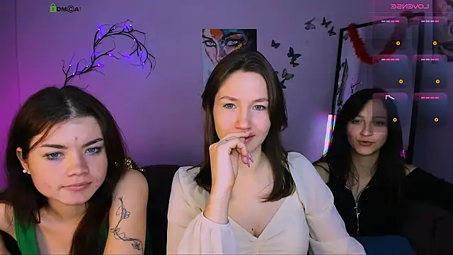 Snapshot of helli_belli chatting on December 20, 2025, 8:38 pm helli belli online show from December 20, 2025, 8:38 pm