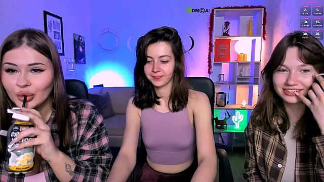 Snapshot of helli_belli chatting on March 31, 2026, 7:14 pm helli belli online show from March 31, 2026, 7:14 pm