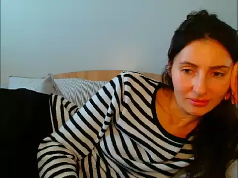 Snapshot of Irina9793 chatting on March 5, 2026, 10:33 am Irina9793 online show from March 5, 2026, 10:33 am