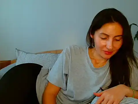 Snapshot of Irina9793 chatting on March 30, 2026, 9:43 am Irina9793 online show from March 30, 2026, 9:43 am