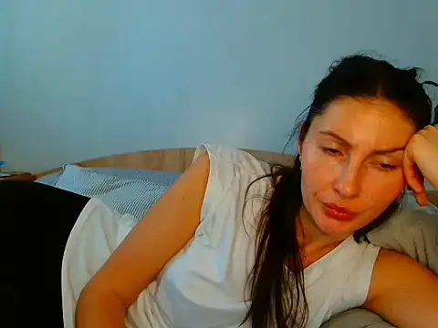 Snapshot of Irina9793 chatting on April 6, 2026, 8:59 am Irina9793 online show from April 6, 2026, 8:59 am