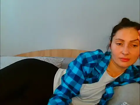 Snapshot of Irina9793 chatting on April 7, 2026, 10:15 am Irina9793 online show from April 7, 2026, 10:15 am