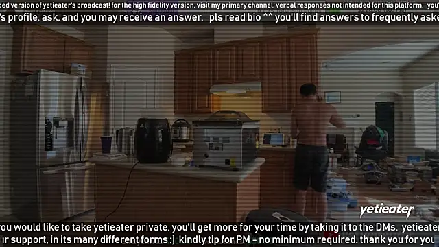 Snapshot of yetieater chatting on December 15, 2024, 7:21 pm yetieater online show from December 15, 2024, 7:21 pm