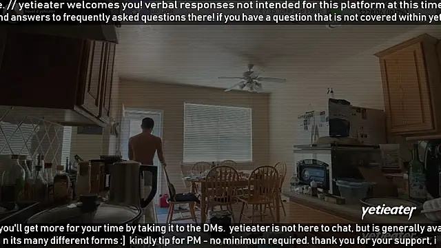 Snapshot of yetieater chatting on April 7, 2026, 6:41 pm yetieater online show from April 7, 2026, 6:41 pm