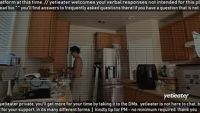 Snapshot of yetieater chatting on April 24, 2026, 4:20 pm yetieater online show from April 24, 2026, 4:20 pm