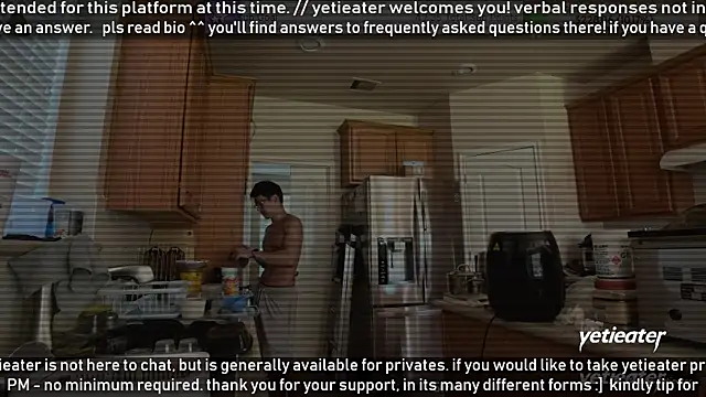 Snapshot of yetieater chatting on May 28, 2026, 4:26 pm yetieater online show from May 28, 2026, 4:26 pm
