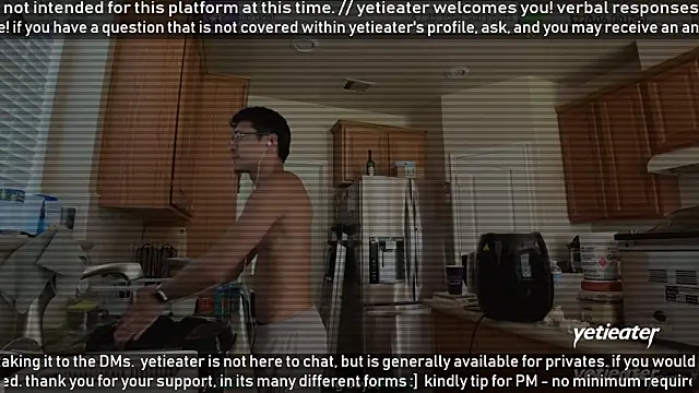 Snapshot of yetieater chatting on July 2, 2026, 5:41 pm yetieater online show from July 2, 2026, 5:41 pm