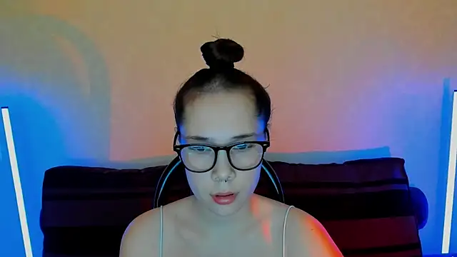 LilKittens online show from March 13, 2025, 2:12 pm