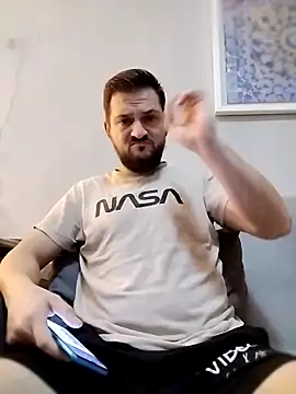 Snapshot of iurinicola chatting on February 4, 2026, 6:36 pm iurinicola online show from February 4, 2026, 6:36 pm