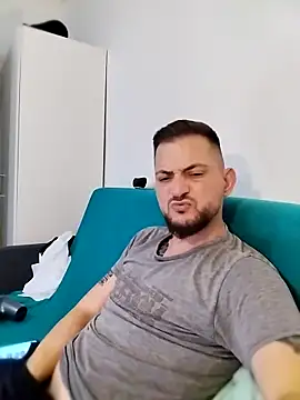 Snapshot of iurinicola chatting on March 1, 2026, 9:39 pm iurinicola online show from March 1, 2026, 9:39 pm