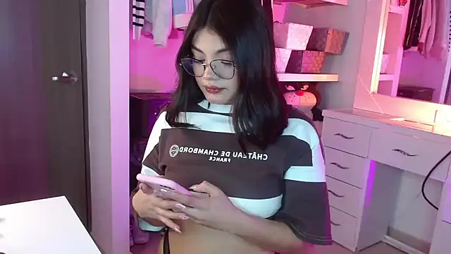 Snapshot of _Camilaaa_ chatting on September 24, 2025, 12:52 pm Camilaaa online show from September 24, 2025, 12:52 pm