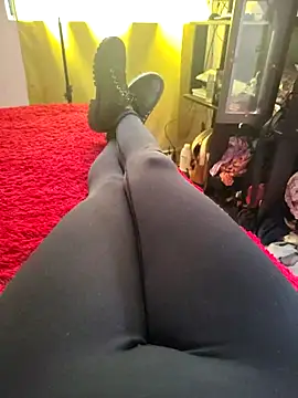 Snapshot of Saray_honey04 chatting on March 14, 2025, 3:36 pm Saray honey04 online show from March 14, 2025, 3:36 pm