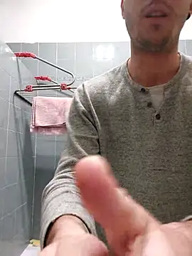 Snapshot of Cazzettostorto99 chatting on March 4, 2026, 12:05 am Cazzettostorto99 online show from March 4, 2026, 12:05 am