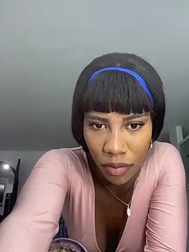 Snapshot of LucianaMorena chatting on October 8, 2025, 12:03 pm LucianaMorena online show from October 8, 2025, 12:03 pm