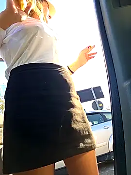 Snapshot of Melody73 chatting on November 15, 2025, 11:51 am Melody73 online show from November 15, 2025, 11:51 am