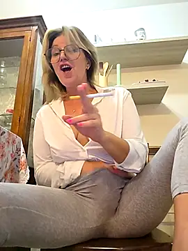 Snapshot of Melody73 chatting on November 29, 2025, 9:56 am Melody73 online show from November 29, 2025, 9:56 am