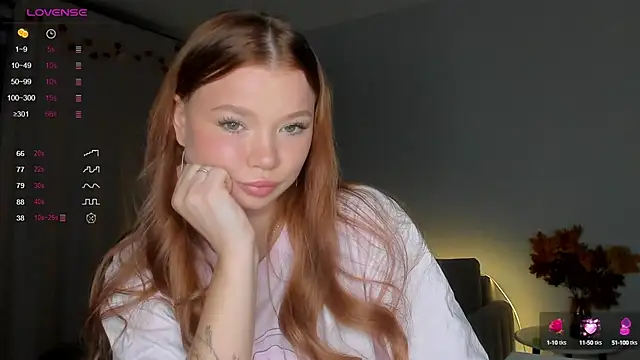 Snapshot of dinky__emily chatting on October 1, 2025, 2:45 pm dinky emily online show from October 1, 2025, 2:45 pm