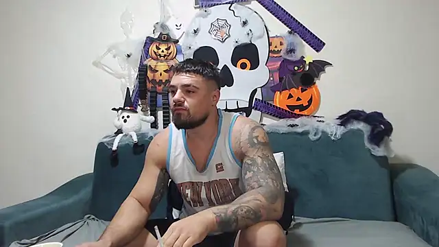 Tiberius hunk online show from October 28, 2025, 7:01 am