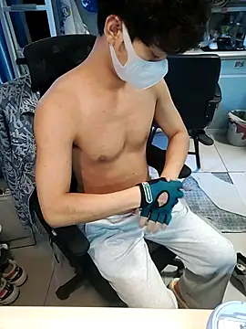 kiwibridy2 online show from October 11, 2025, 3:39 am