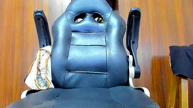 Snapshot of Dreamastercum_ chatting on November 5, 2025, 7:58 pm Dreamastercum online show from November 5, 2025, 7:58 pm