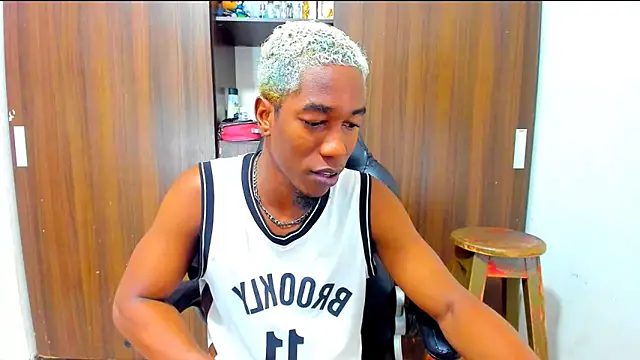 Snapshot of Dreamastercum_ chatting on November 22, 2025, 8:19 pm Dreamastercum online show from November 22, 2025, 8:19 pm