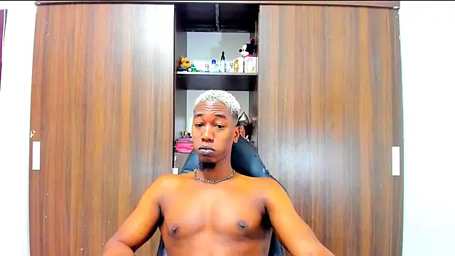 Snapshot of Dreamastercum_ chatting on November 29, 2025, 10:35 pm Dreamastercum online show from November 29, 2025, 10:35 pm