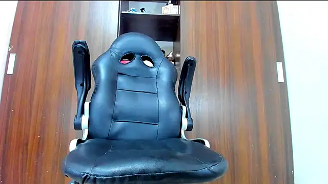 Snapshot of Dreamastercum_ chatting on December 5, 2025, 8:16 pm Dreamastercum online show from December 5, 2025, 8:16 pm