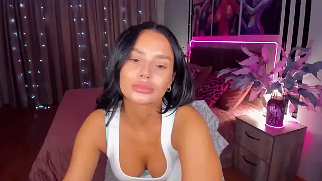 Snapshot of DanaSincere chatting on October 4, 2025, 5:49 am DanaSincere online show from October 4, 2025, 5:49 am
