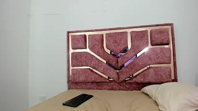 emilyy cooperr online show from March 20, 2025, 6:19 am