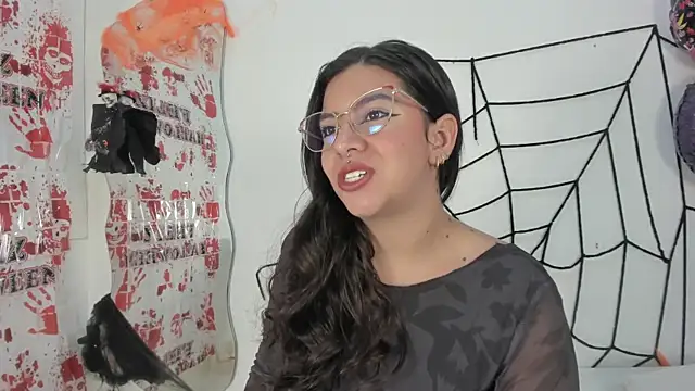 emilyy cooperr online show from October 15, 2025, 12:05 pm