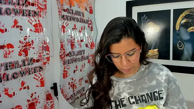 emilyy cooperr online show from October 23, 2025, 12:04 pm