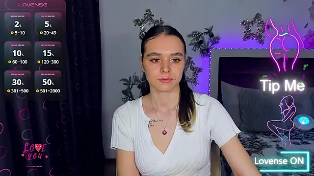 Snapshot of EmelyMason chatting on January 9, 2026, 12:52 pm EmelyMason online show from January 9, 2026, 12:52 pm