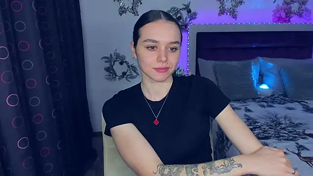 Snapshot of EmelyMason chatting on January 15, 2026, 10:20 am EmelyMason online show from January 15, 2026, 10:20 am