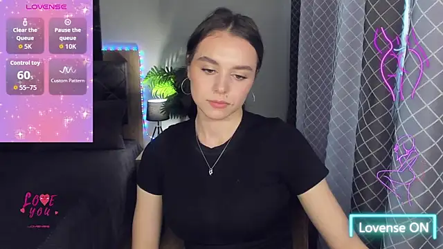 Snapshot of EmelyMason chatting on February 26, 2026, 11:42 am EmelyMason online show from February 26, 2026, 11:42 am