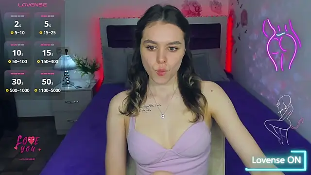 Snapshot of EmelyMason chatting on March 13, 2026, 5:36 am EmelyMason online show from March 13, 2026, 5:36 am