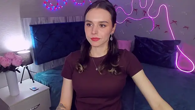 Snapshot of EmelyMason chatting on April 9, 2026, 5:40 am EmelyMason online show from April 9, 2026, 5:40 am