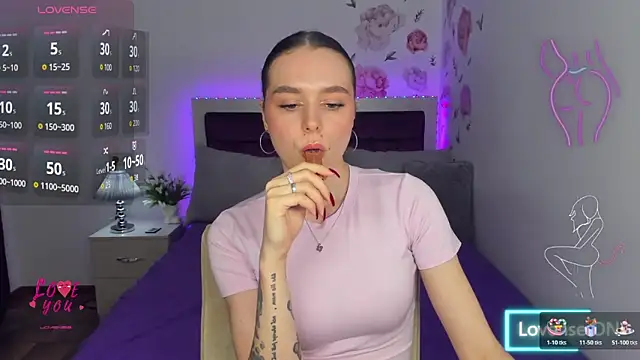 Snapshot of EmelyMason chatting on April 10, 2026, 6:07 am EmelyMason online show from April 10, 2026, 6:07 am